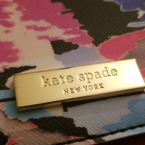 Summery floral Kate Spade purse - Picture 3 of 4